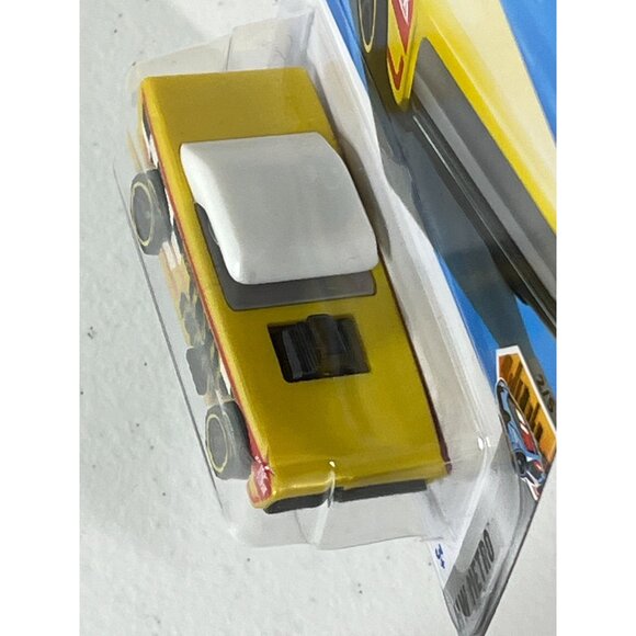 Hot Wheels Small Bloc HW Metro Yellow Taxi 2023 Mainline 7/250 Diecast Car - Picture 6 of 6